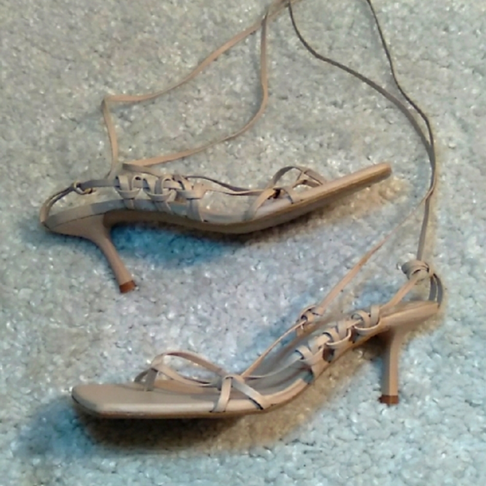 ZARA beige Side Briaded Thong Kitten Heel Sandals Size 8 - Picture 10 of 15